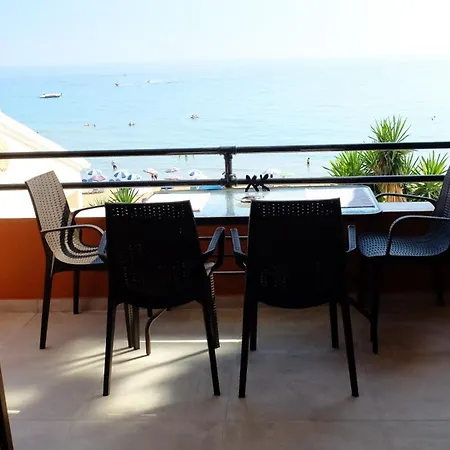 Corfu Menigos 72 Апартаменты *